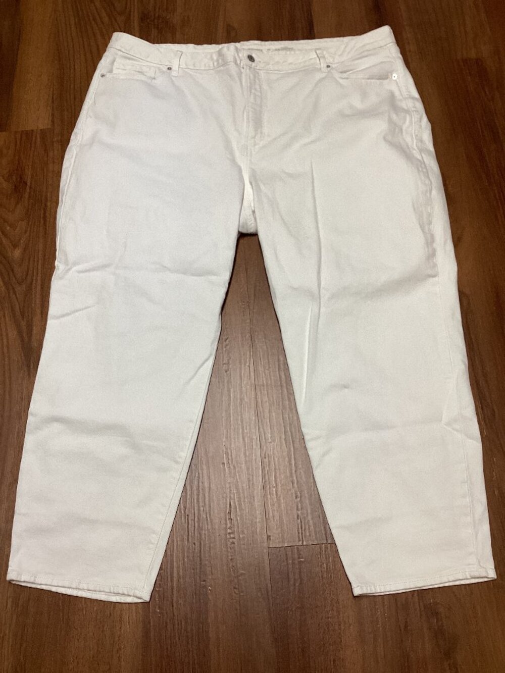 Woman's Old Navy High Rise, Straight Leg White Jeans. Size 24.
